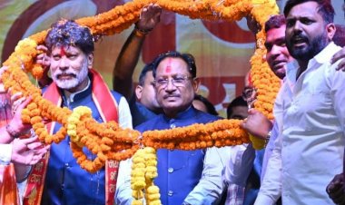 रंगों में घुला समरसता का संदेश: मुख्यमंत्री  विष्णु देव साय होली मिलन समारोह में हुए शामिल