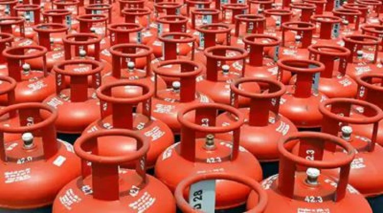 LPG Price Hike: होली से पहले लगा झटका, LPG सिलेंडर ₹28-₹31 हुआ महंगा; लगातार तीसरे महीने बढ़े दाम