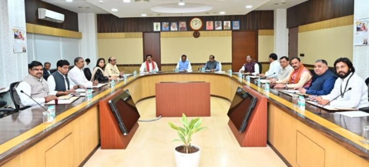 BREAKING : साय कैबिनेट बैठक संपन्न, धर्मांतरण पर सख्त कानून समेत कई विधेयकों को मंजूरी, 10 बड़े प्रस्तावों को मिली मंजूरी