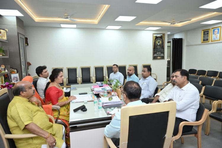 व्यापारियों को पार्किंग व्यवस्था स्वतः करनी होंगी