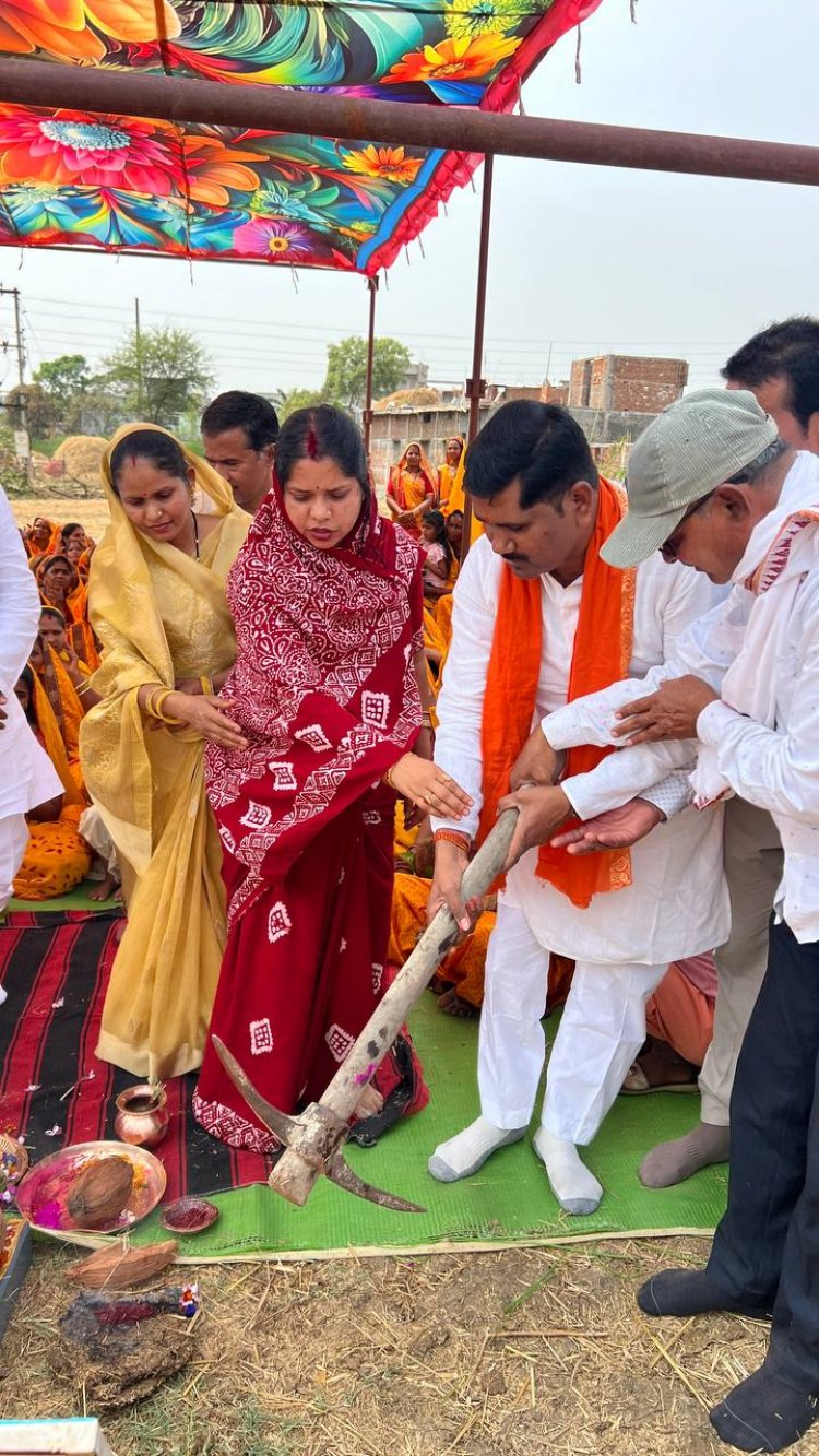 माँ कर्मा जयंती महोत्सव पर बिरेतरा में हुआ भव्य आयोजन, रंजना साहू के करकमलों से सम्पन्न हुआ कर्मा भवन का भूमिपूजन