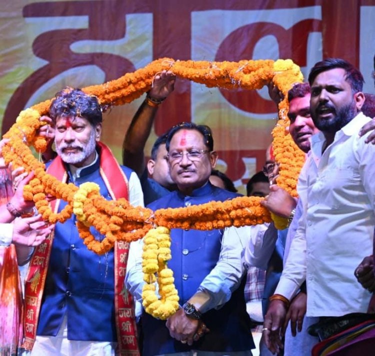 रंगों में घुला समरसता का संदेश: मुख्यमंत्री  विष्णु देव साय होली मिलन समारोह में हुए शामिल