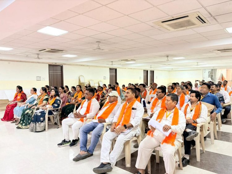 भारतीय जनता पार्टी तेलीबांधा मंडल में पंडित दीनदयाल उपाध्याय प्रशिक्षण महाअभियान 2026 का आयोजन, क्षेत्रीय संगठन महामंत्री से लेकर बूथ अध्यक्ष तक हुए शामिल ।