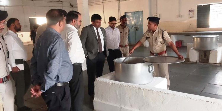 प्रधान जिला एवं सत्र न्यायाधीश ने किया जिला जेल का निरीक्षण