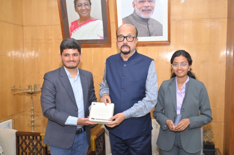 राज्यपाल श्री डेका से यूनीसेफ के इमेजिन वेंचर के प्रथम भारतीय पुरस्कार विजेता ने की सौजन्य भेंट