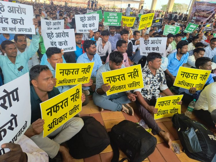 मसीह समाज ने टूटा धरना स्थल पर प्रदर्शन-मसीह समाज का आरोप है कि धर्म स्वतंत्रता कानून जो राज्य में लाया गया है वह अनुच्छेद 24 और 25 का उल्लंघन करता है