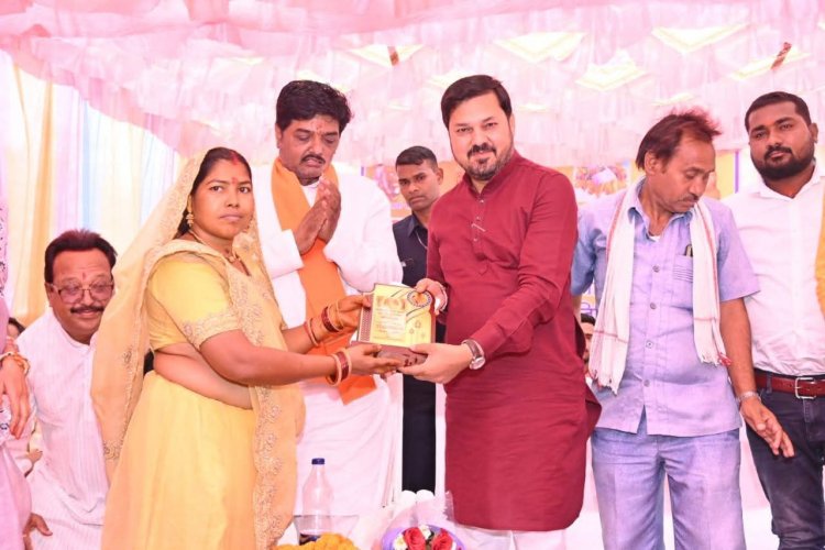 आज धरसीवाँ विधानसभा के ग्राम मुरा ,बंगोली में भक्त माता कर्मा की जयंती का पर्व बड़े ही हर्षोल्लास और श्रद्धा के साथ मनाया गया।