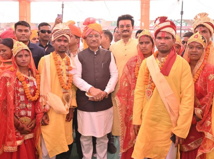 बेटियों के सम्मान का संकल्प: 240 नवविवाहित जोड़ों को मुख्यमंत्री ने दिया सुखद दांपत्य जीवन का आशीर्वाद
