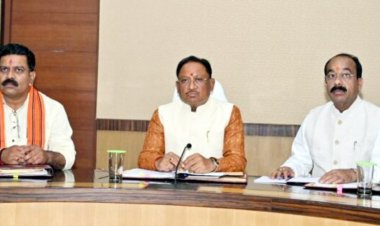 मंत्रिमंडल की बैठक में महत्वपूर्ण विषयों पर हो रही चर्चा