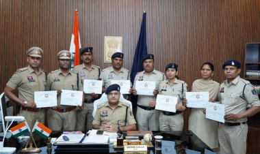 नॉर्थ जोन में उत्कृष्ट कार्य करने वाले पुलिस अधिकारी-कर्मचारी “कॉप ऑफ द मंथ” से सम्मानित