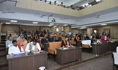 महिला अल्पकालिक सशक्तिकरण हेतु जनजागरूकता अभियान के आयोजन एवं समन्वय पर चर्चा विषय पर रायपुर नगर निगम में विशेष सामान्य सभा में प्रस्ताव चर्चा उपरांत सर्वसम्मति से पारित किया गया