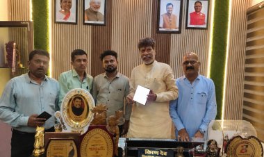 विधायक  किरण देव ने मोबाइल ऐप से स्वयं की अपने परिवार की जनगणना