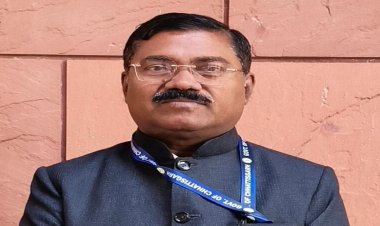 BREAKING: लापरवाही पड़ी भारी, जिला शिक्षा डीईओ अधिकारी विजय कुमार लहरे निलंबित