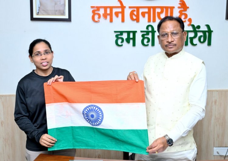 एवरेस्ट पर तिरंगा फहराने निकली छत्तीसगढ़ की बेटी, मुख्यमंत्री ने दी शुभकामनाएं