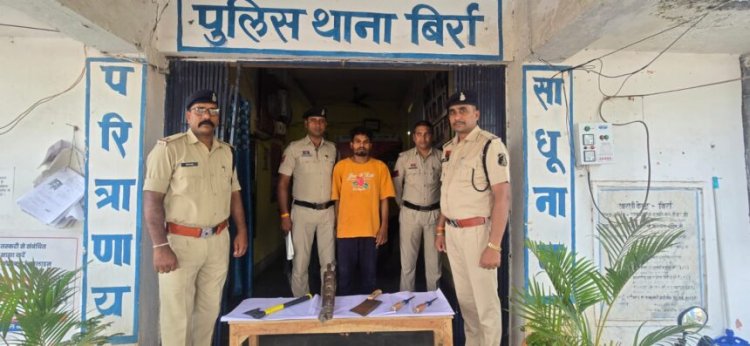 ताला काटकर घर में घुसा आरोपी, कुल्हाड़ी-गंडासे से किया जानलेवा हमला