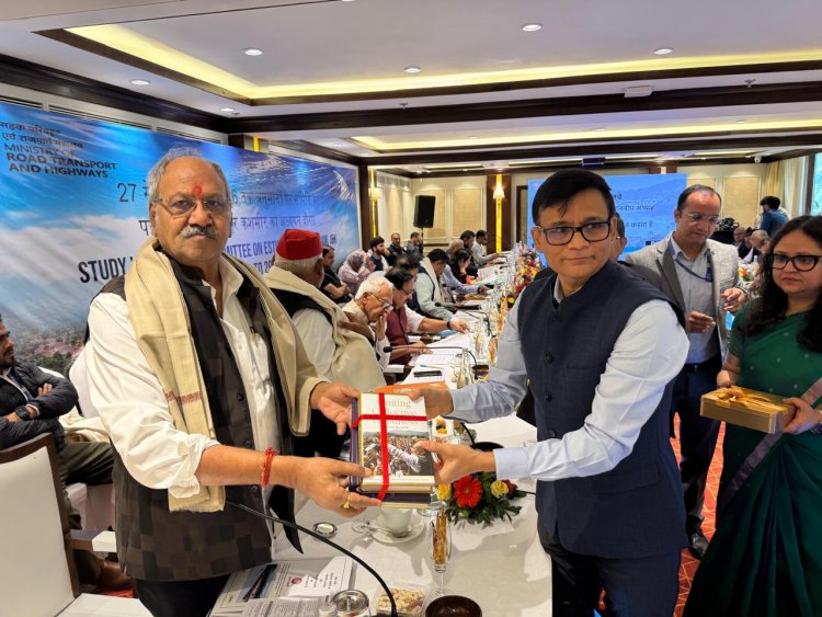 "कारीगरी बचेगी तभी बढ़ेगा कश्मीर: सांसद बृजमोहन ने फूड प्रोसेसिंग और हाइड्रो पावर जैसे बड़े उद्योगों के जरिए आत्मनिर्भर जम्मू-कश्मीर का दिया रोडमैप"