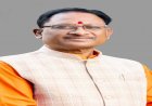 निर्माण स्थल पर मुख्यमंत्री का श्रमदान : श्रमिक बहनों के साथ की ईंट जोड़ाई