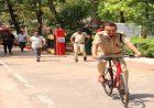 ऊर्जा बचत और पर्यावरण संरक्षण संदेश के साथ एसपी साइकिल से पहुंचे कार्यालय