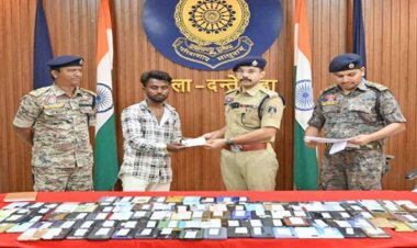 दंतेवाड़ा पुलिस ने गुम हुए 141 मोबाइल उनके असली मालिकों को सौंपे