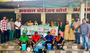 नगर निगम जोन 6 जोन अध्यक्ष बद्री प्रसाद गुप्ता के नेतृत्व में स्वच्छता दीदियों और सफाई मित्रों ने चलाया स्वच्छ जनजागरण अभियान
