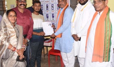 सुशासन तिहार में ईशु को मिला लर्निंग लाइसेंस