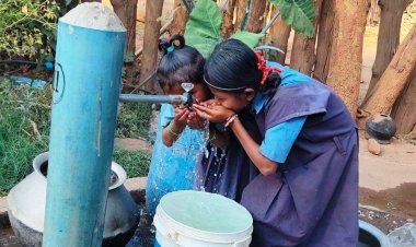 भीषण गर्मी में राहत: हैंडपंप मरम्मत से ग्रामीणों को मिली सुविधा