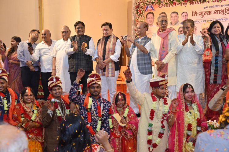 विधायक डॉ. संपत अग्रवाल की मौजूदगी में 51 जोड़ों ने लिए सात फेरे, विधायक डॉ अग्रवाल ने कहा-कन्याओं का घर बसाना ही असली पुण्य