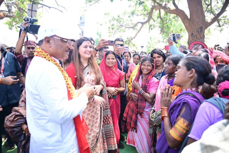  एक चौपाल ऐसा भी जहाँ खुशियों और तालियों की रही गूंज
