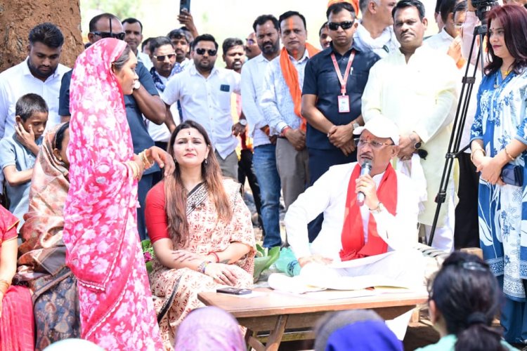  संवाद से समाधान : कमराखोल में मुख्यमंत्री ने दूर की बिजली बिल की चिंता