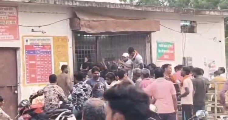 खैरागढ़ की सरकारी शराब दुकान फिर विवादों में, “रेट से ज्यादा दो, तभी मिलेगी शराब?”