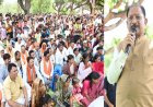 आम की छांव में मुख्यमंत्री की चौपाल : खाट पर बैठे, ग्रामीणों की सुनी बात, मौके पर दिए समाधान
