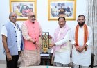 मुख्यमंत्री  विष्णु देव साय से आज राजधानी रायपुर स्थित मुख्यमंत्री निवास कार्यालय में केंद्रीय मंत्री  गिरिराज सिंह ने सौजन्य मुलाकात की। 
