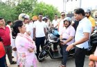  स्कूटी से शहर का निरीक्षण करने निकले उप मुख्यमंत्री  अरुण साव