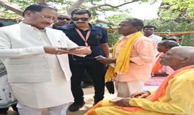 ज्ञान भारतम् अभियान के अंतर्गत बड़े कनेरा में मिलीं 150 वर्ष पुरानी दुर्लभ पांडुलिपियां