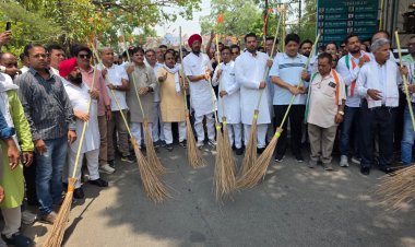 ट्रिपल इंजन की सरकार का रायपुर की जनता को तौफा- कभी घर का कचरा नहीं उठेगा कभी नालियां साफ नहीं होंगी और नगर निगम केवल टैक्स बढ़ाने का कार्य करेगा