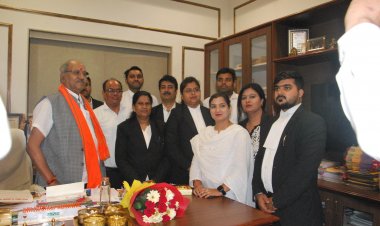 रायपुर अधिवक्ता संघ के नवनिर्वाचित पदाधिकारियों ने सांसद बृजमोहन अग्रवाल से की सौजन्य मुलाकात