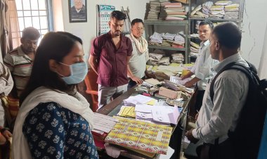 एसडीएम ने किया लैम्प्स में खाद भंडारण एवं वितरण व्यवस्था का निरीक्षण