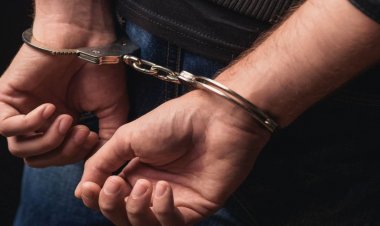 बड़ी कामयाबी: नकली शराब बनाने वाली फैक्ट्री का भंडाफोड़, जानिए कैसे खाकी की गिरफ्त में आया मुख्य आरोपी