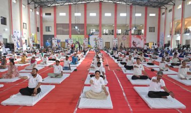 अंतर्राष्ट्रीय योग दिवस पर बेमेतरा में उत्साहपूर्वक हुआ सामूहिक योगाभ्यास