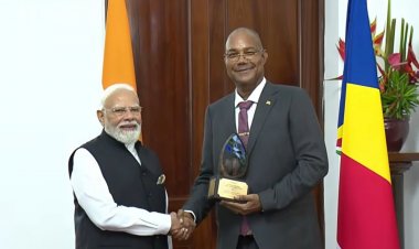 सेशेल्स के राष्ट्रपति हर्मिनी ने पीएम मोदी को ‘गार्डियन ऑफ द ब्लू होराइजन’ उपाधि से सम्मानित किया