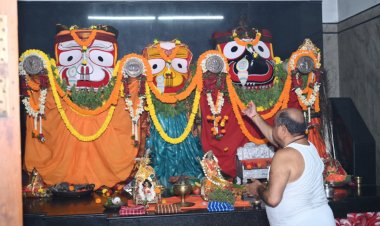 श्रद्धालुओं के साथ विधायक पुरन्दर मिश्रा ने की भगवान जगन्नाथ की पूजा-अर्चना, 108 कलशों से हुआ दिव्य महाअभिषेक