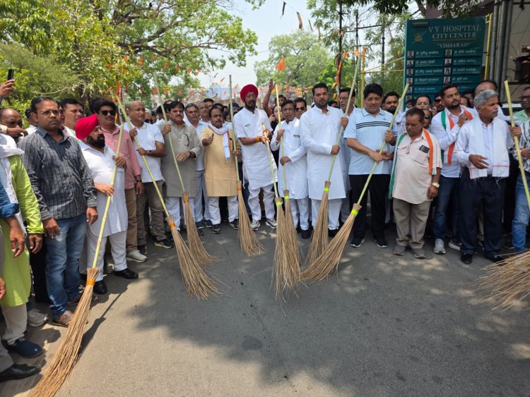 ट्रिपल इंजन की सरकार का रायपुर की जनता को तौफा- कभी घर का कचरा नहीं उठेगा कभी नालियां साफ नहीं होंगी और नगर निगम केवल टैक्स बढ़ाने का कार्य करेगा