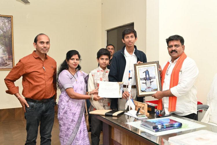 इसरो के युविका कार्यक्रम के लिए चयनित अभिषेक से मिले उप मुख्यमंत्री  विजय शर्मा, दी शुभकामनाएं