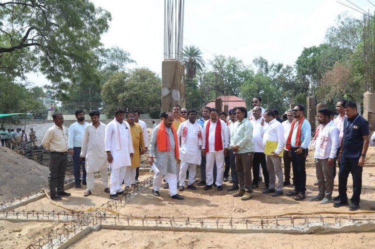 निर्माणाधीन नालंदा परिसर व अमोड़ा-नरहरपुर सड़क निर्माण का लिया जायजा जताई नाराजगी, समय सीमा में कार्य पूर्ण करने दिए निर्देश