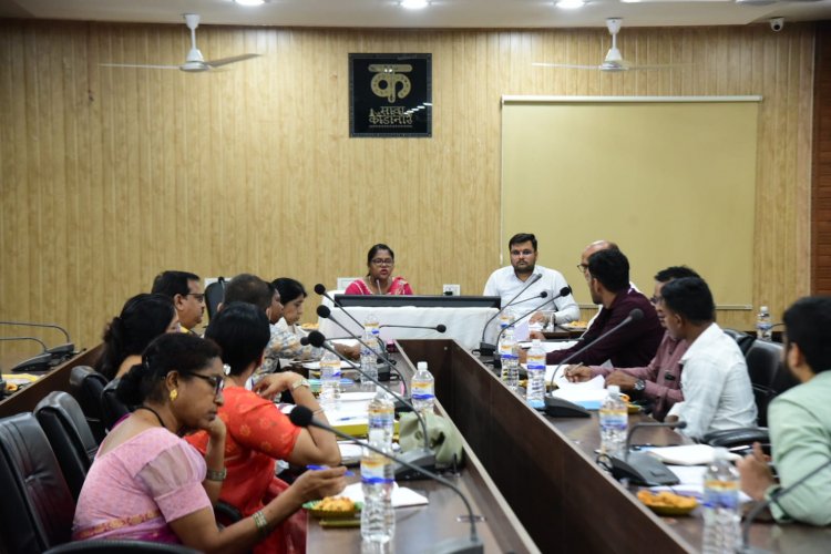 एकलव्य विद्यालयों की जिला स्तरीय समिति की बैठक संपन्न