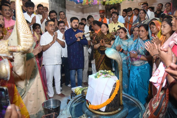 प्रधानमंत्री नरेंद्र मोदी जी के ऐतिहासिक 12 वर्ष पूर्ण होने पर विधायक अनुज शर्मा ने किया मुक्तेश्वर शिव मंदिर में भव्य रुद्राभिषेक और भंडारा