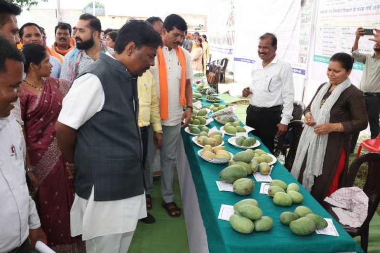 खेत बचाओ अभियान के तहत प्राकृतिक खेती पर कार्यशाला एवं कृषि प्रदर्शनी का आयोजन