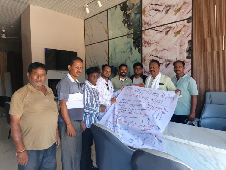 भाठागांव सड़क निर्माण में देरी को लेकर फूटा आक्रोश, कांग्रेस ने शुरू किया डोर-टू-डोर हस्ताक्षर अभियान*