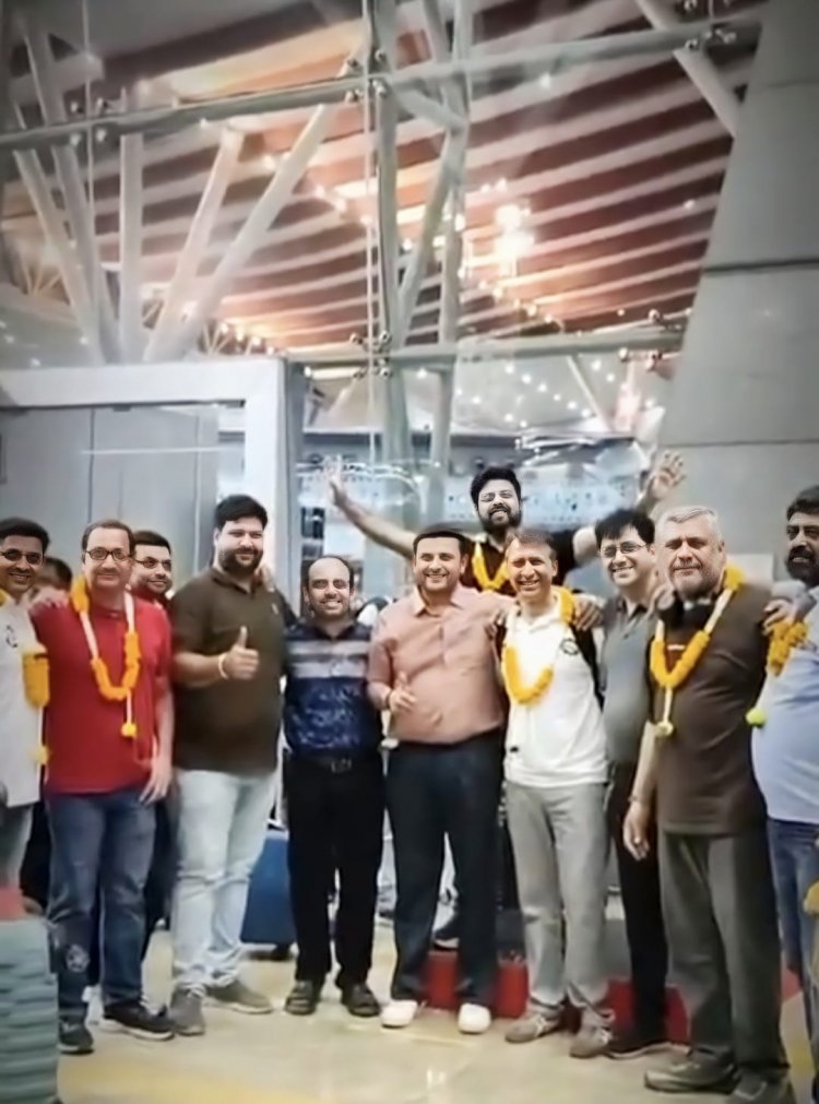 आध्यात्मिक, व्यापारिक एवं नई संभावनाओं की खोज का अनुभव लेकर लौटा चेम्बर का कश्मीर अध्ययन दल, भव्य स्वागत