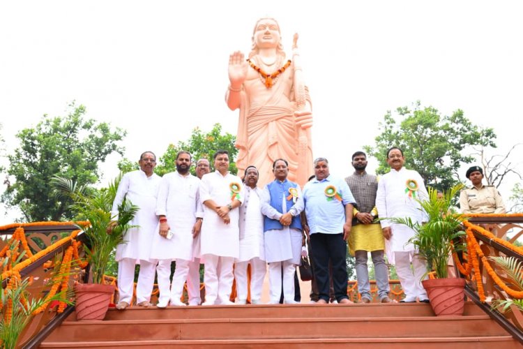 मातृशक्ति एवं प्रकृति के प्रति श्रद्धा का अनुपम संगम : मुख्यमंत्री  विष्णु देव साय ने
